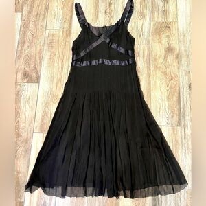 SAJA Sleeveless Silk Chiffon V-Neck Pleated Midi Slip Cocktail Dress Size 6